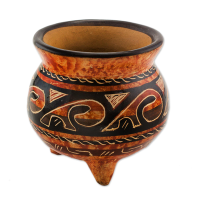 Dekoratives Gefäß aus Keramik - Handgefertigtes braunes und orangefarbenes Chorotega-Keramikgefäß