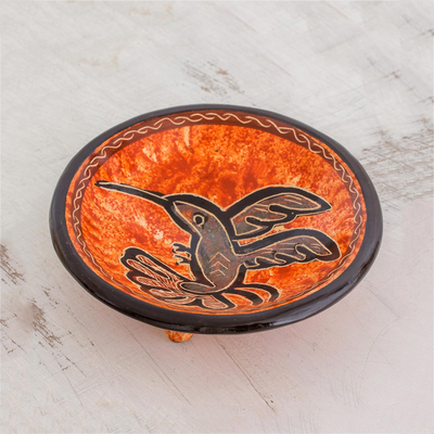 Dekorative Schale aus Keramik, 'Aloft - Erdfarbener Kolibri Chorotega Töpferware Dekorative Schale