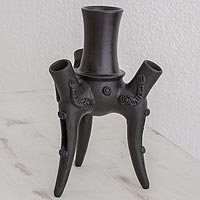 Escultura de cerámica, 'Rituales funerarios' - Escultura de trípode de cerámica hecha a mano en negro de Costa Rica