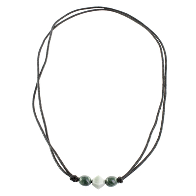 Collar colgante de jade, 'Maya Ancestral en Verde Manzana' - Collar colgante de jade geométrico de Guatemala