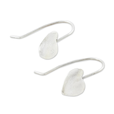 Feine silberne Ohrhänger - Herzförmige Feinsilber-Tropfenohrringe aus Guatemala