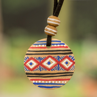 Halskette mit Holzanhänger - Halskette mit Anhänger aus Kiefernholz mit Maya-Motiven aus Guatemala
