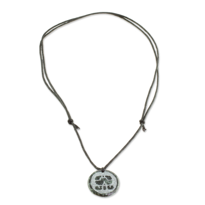 Halskette mit Jade-Anhänger - Jade-Anhänger-Halskette der Maya-Figur Ajmaq aus Guatemala