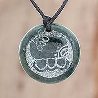 Jade pendant necklace, 'Kawoq Medallion'