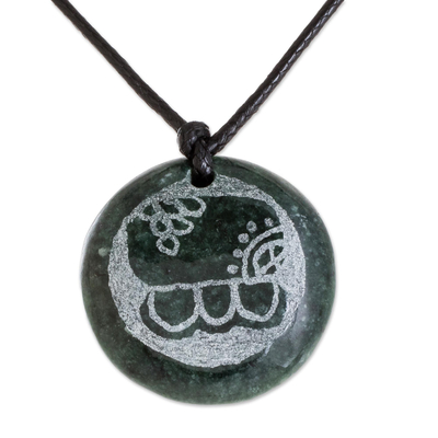 collar con colgante de jade - Collar con colgante de Jade de Figura Maya Kawoq de Guatemala