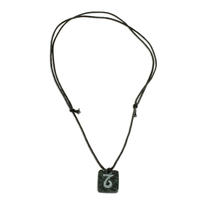 Jade-Anhänger-Halskette, 'Verdanter Steinbock'. - Jade-Sternzeichen Steinbock-Anhänger-Halskette aus Guatemala