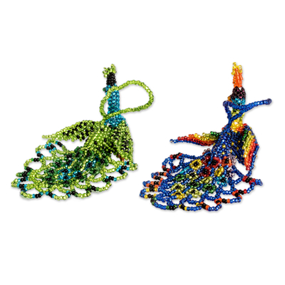 Glasperlenschmuck, 'Real Beauty' (Paar) - Guatemaltekische Pfau-Ornamente aus Glas mit Perlen (Paar)