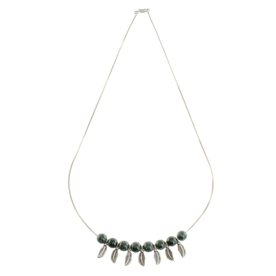Halskette mit Anhänger aus Jadeperlen - Jade-Perlen-Anhänger-Halskette aus Guatemala