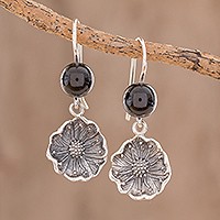 Pendientes colgantes de jade, 'Flores guatemaltecas' - Pendientes colgantes florales de jade negro de Guatemala