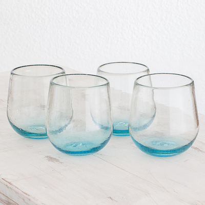 Weingläser ohne Stiel aus recyceltem Glas (4er-Set) - Set aus vier Weingläsern aus recyceltem Glas ohne Stiel in Blau