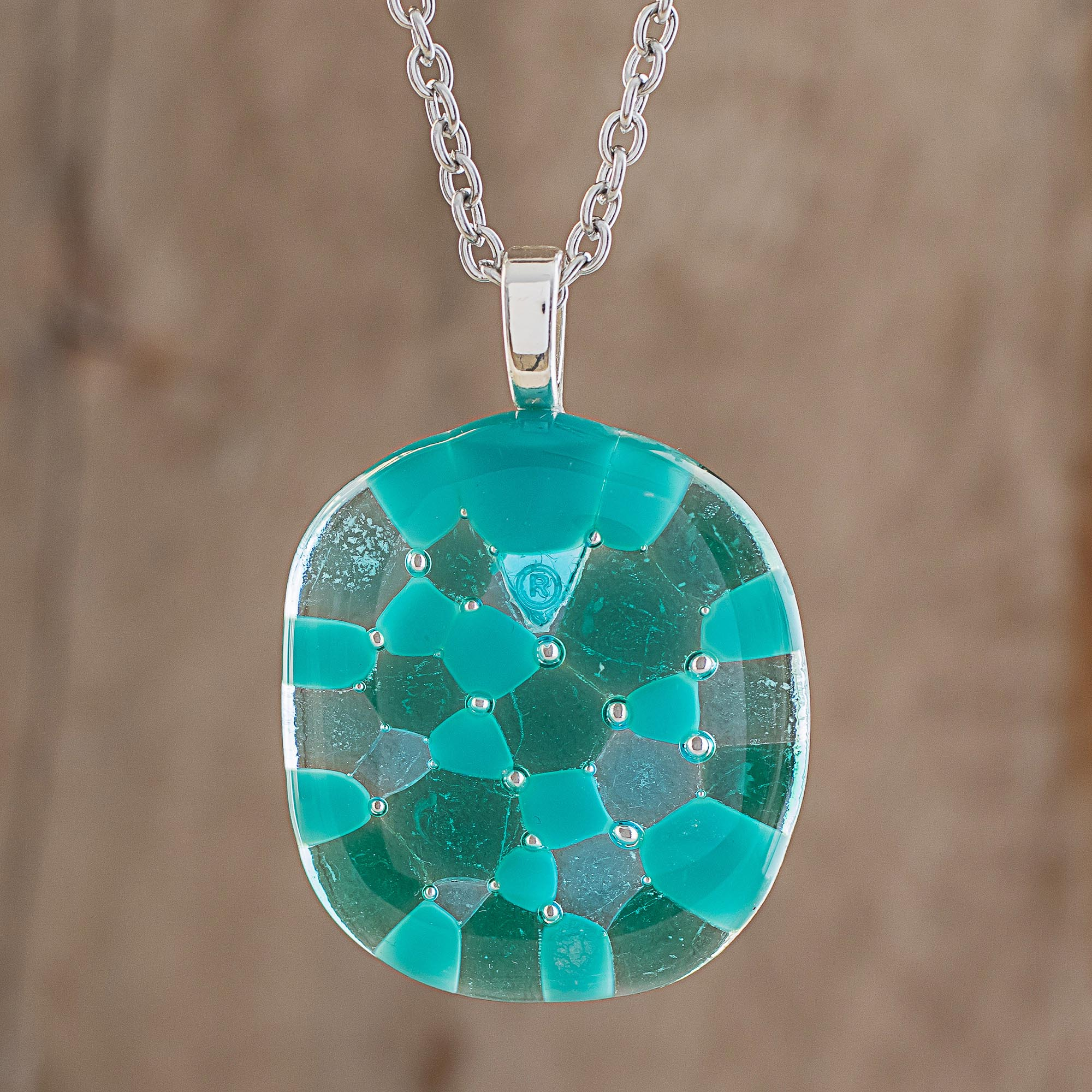 Glass pendant necklace