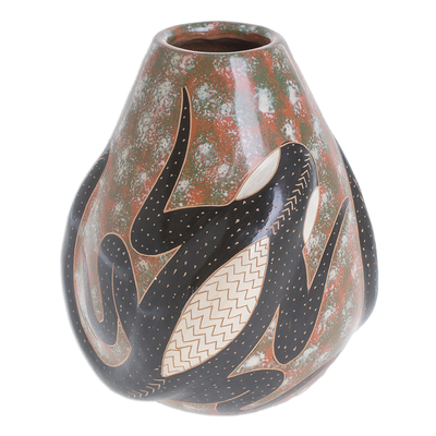 Keramische dekorative Vase, 'Über dem Sand'. - Keramik-Dekorvase mit Eidechsenmotiv aus Nicaragua