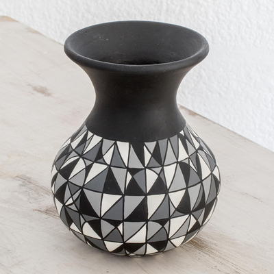 Ceramic decorative vase, Elegant Geometry