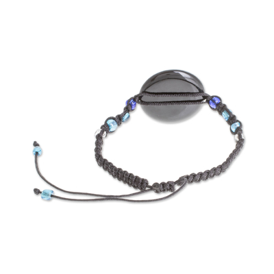 Makramee-Anhängerarmband aus Glasperlen - Armband mit Makramee-Anhänger aus Glasperlen in Blau