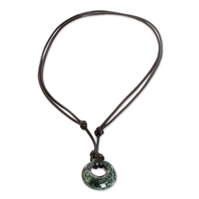 collar con colgante de jade - Collar con colgante ajustable de jade circular de Guatemala