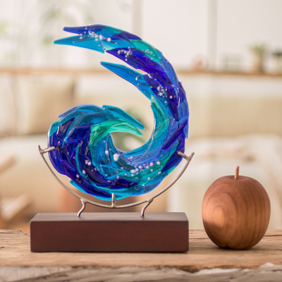 Kunstglasskulptur, 'Ocean Breeze' (Meeresbrise) - Abstrakte Kunst Glasskulptur in Blau aus El Salvador