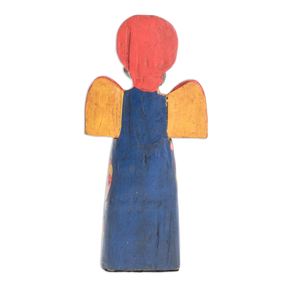 Estatuilla de madera, 'Angel Love' - Estatuilla de ángel de madera tallada a mano de Guatemala