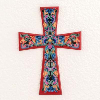 Holzwandkreuz, „Traditionelle Farben in Rot“. - Handbemaltes Holzwandkreuz mit roten Akzenten