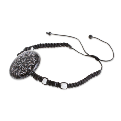 Glass beaded macrame pendant bracelet, 'Elegant Intricacy' - Black and White Glass Beaded Macrame Pendant Bracelet