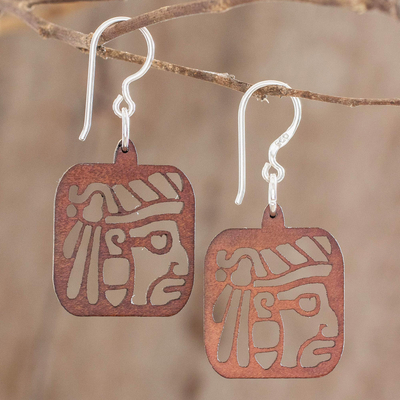Ohrringe aus recyceltem Holz, 'Maya-Essenz in braun'. - Braune Ohrringe aus recyceltem Holz mit Maya-Motiven