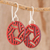 Ohrhänger aus recyceltem Holz - Kreisförmige Ohrhänger aus recyceltem Holz in Rot aus Guatemala