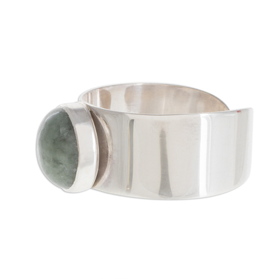 Einzelner Jade-Stein-Ring, 'Maya-Wrap in Apfelgrün'. - Apfelgrüner Jade-Einzel-Stein-Ring aus Guatemala