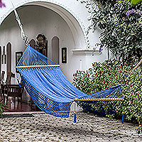 Hängematte aus Baumwollseil, „Simple Relaxation in Lapis“ (einzeln) - Hängematte aus Baumwollseil in Lapis aus Nicaragua (einzeln)