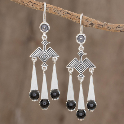 Jade-Kronleuchter-Ohrringe, 'Tz'ikin Nahual' – Jade-Kronleuchter-Ohrringe mit Vogelmotiv aus Guatemala