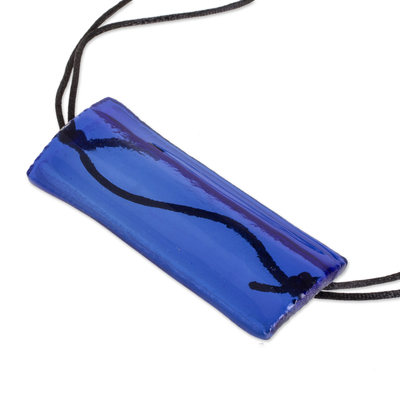 Collar colgante de vidrio reciclado - Collar con colgante de vidrio reciclado azul de Costa Rica