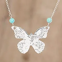 Halskette mit Anhänger aus Sterlingsilber, „Butterfly Texture“ – Sterlingsilber und Recon. Halskette mit türkisfarbenem Anhänger