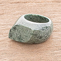 Jade-Siegelring, „Grünes Auge“ – Siegelring aus natürlicher grüner Jade, hergestellt in Guatemala