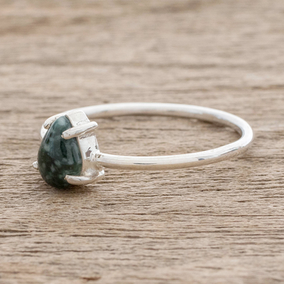 Jade-Solitärring - Ring aus Sterlingsilber mit dunkelgrüner guatemaltekischer Jade
