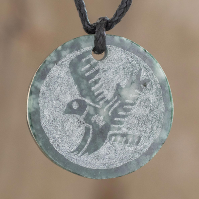 Halskette mit Jade-Anhänger - Handgeschnitzte Jade-Adler-Anhänger-Halskette aus Guatemala