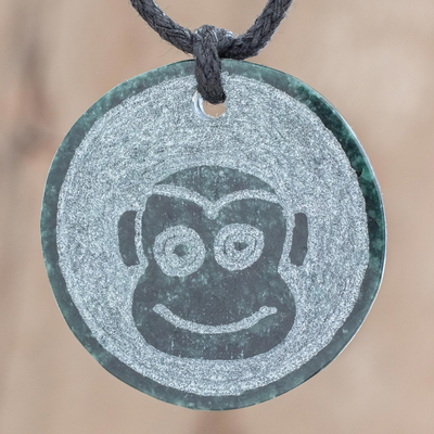 Jade-Anhänger-Halskette, 'B'atz' - Jade-Affen-Anhänger-Halskette aus Guatemala