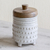 Keramische Zuckerdose, 'Süße Begegnung - Zuckerdose aus strukturierter weißer Keramik mit Holzdeckel