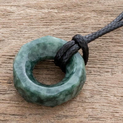 collar con colgante de jade - Collar con colgante de jade verde facetado de Guatemala