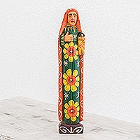 Holzstatuette „Liebe zu Maria“ – Marienstatuette mit Blumenmuster aus Kiefernholz, hergestellt in Guatemala