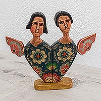Acento decorativo de madera, 'Unión angelical' - Acento decorativo de madera con temática de ángel romántico de Guatemala