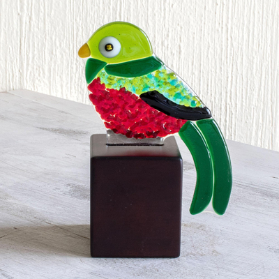 Estatuilla de cristal de arte - Figurilla de pájaro Quetzal de vidrio fusionado de El Salvador