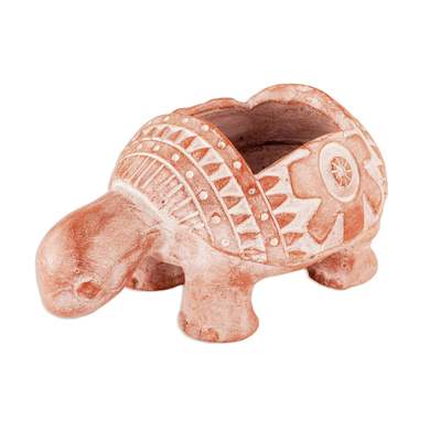 Blumentopf aus Terrakotta, 'Fleißige Braune Schildkröte'. - Geschäftiger Blumentopf mit brauner Keramikschildkröte aus El Salvador