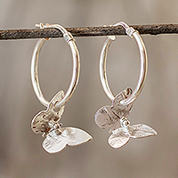 Pendientes de aro de plata esterlina, 'Mariposas resplandecientes' - Pendientes de aro de mariposa de plata pequeña de Costa Rica