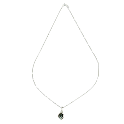 Jade-Anhänger-Halskette, 'Dunkelgrüne Calla-Lilie'. - Blumenhalskette aus silberner und dunkelgrüner Jade aus Guatemala