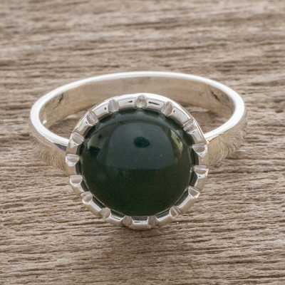Jade-Cocktailring - Ring aus Sterlingsilber mit einem prinzessingrünen Jadekreis