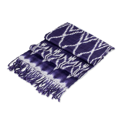 Rayon-Ikat-Schal - Handgewebter violetter und weißer Ikat-Schal