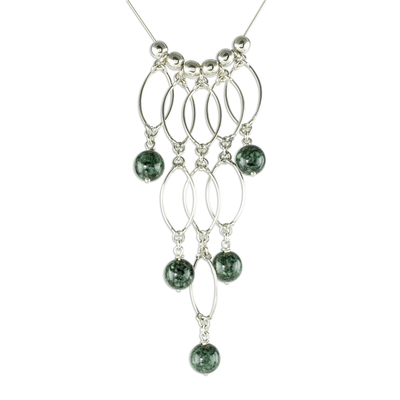 Jade-Anhänger-Halskette, 'Dunkle Maya-Kaiserin'. - Halskette aus Jade und Sterlingsilber zur Erklärung