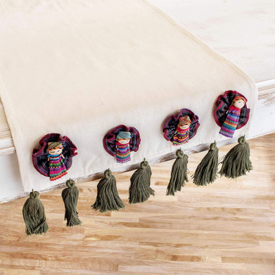 Tischläufer aus Baumwolle, 'Ixmucan's Table' - Sorge Puppe Motiv Baumwolle Tischläufer