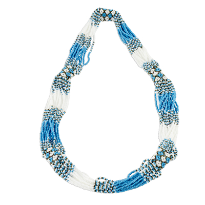 Lange Perlen-Torsade-Halskette, „Türkis und weiße Harmonie“. - Handgefertigte türkisfarbene und weiße Perlenkette