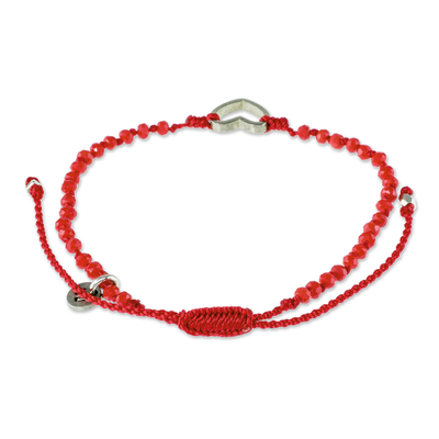 Perlenarmband mit Makramee-Anhänger - Perlenarmband aus rotem Kordel mit Herzanhänger