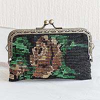 Perlenbesetzte Clutch-Handtasche, „A Golden Rose“ – Perlenbesetzte schwarze Clutch-Handtasche mit goldenem Rosenmotiv