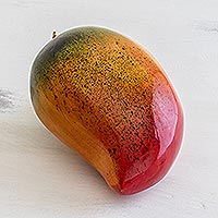 Holzskulptur „Mango zum Frühstück“ – Mango-Skulptur aus guatemaltekischem Zypressenholz
